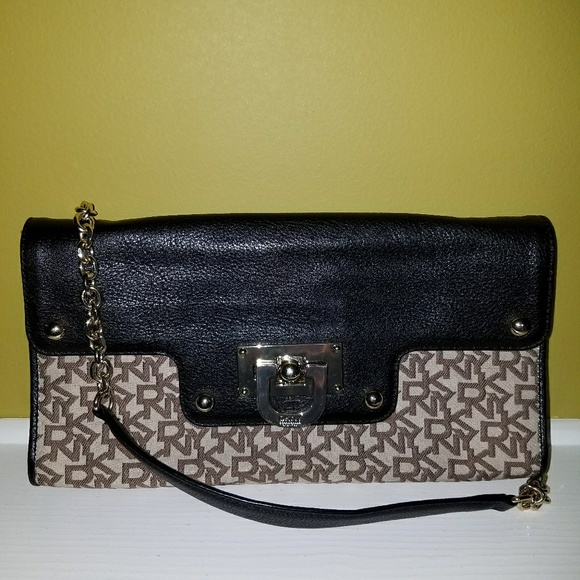 DKNY shoulder clutch/bag with golden chain, sz M - Picture 3 of 8